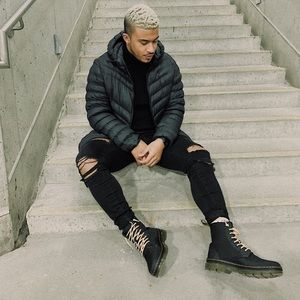 Meet your Posher, Christian